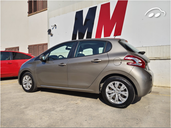 Peugeot 208 1.2 6