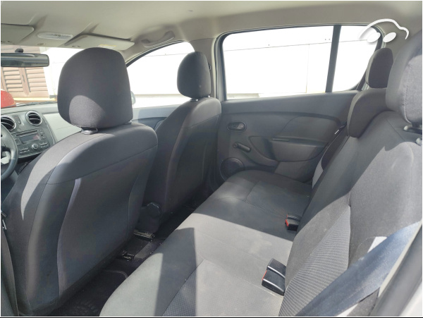 Dacia Sandero 1.2 i 16V  10