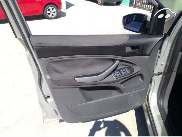 Ford Kuga 2.0 TDCI  9