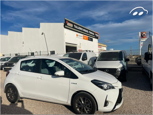 Toyota Yaris  2