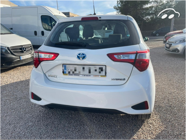 Toyota Yaris  12