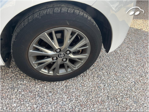 Toyota Yaris  9