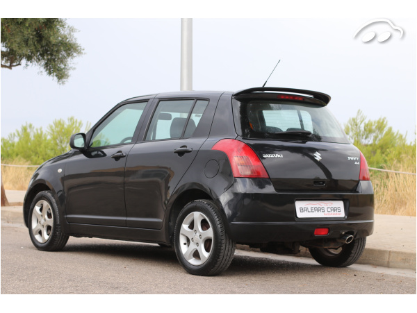 Suzuki Swift 1.3 4X4 manual 9