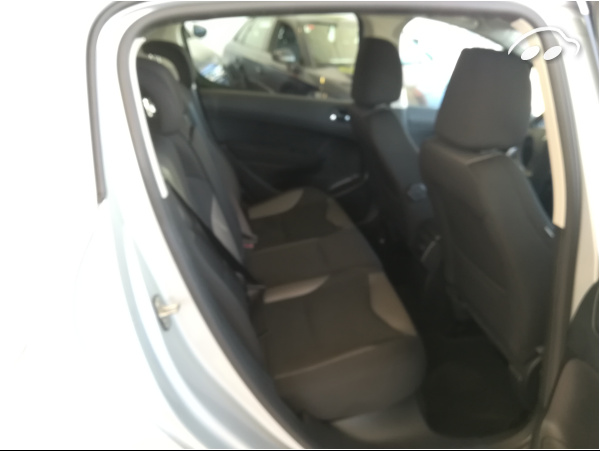 Peugeot 308 ACTIVE 6