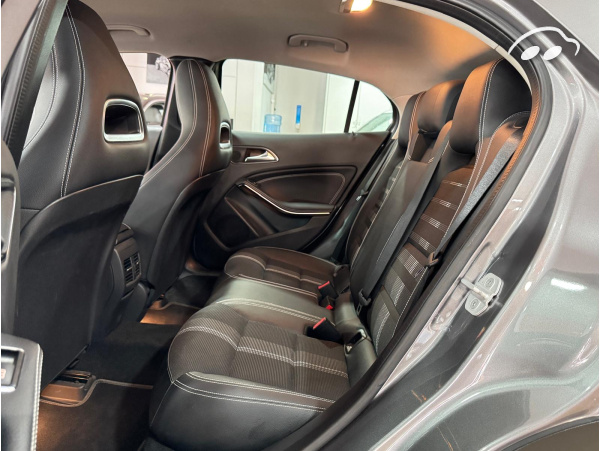 Mercedes-benz Clase GLA URBAN  9