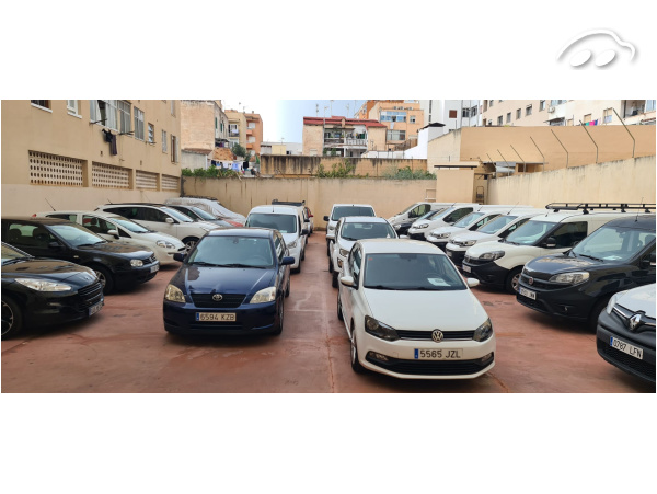 Ford Fiesta 4  puertas 1
