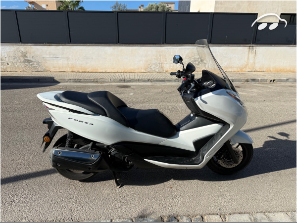 Honda E HONDA FORZA 300 CC 3