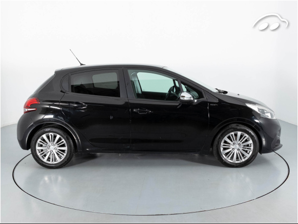 Peugeot 208 1.2 82CV SIGNATURE 4