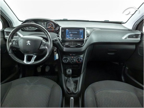Peugeot 208 1.2 82CV SIGNATURE 9