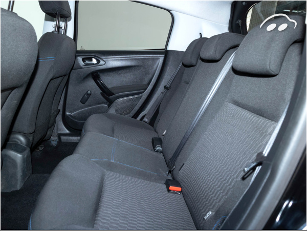 Peugeot 208 1.2 82CV SIGNATURE 11