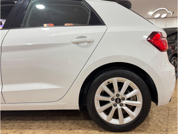 Audi A1 35 TFSI SPORTBACK 12