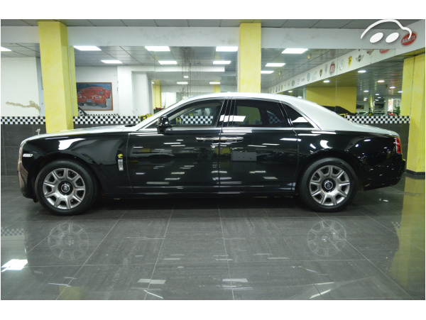 Rolls Royce Corniche GHOST 6.6 V12  5