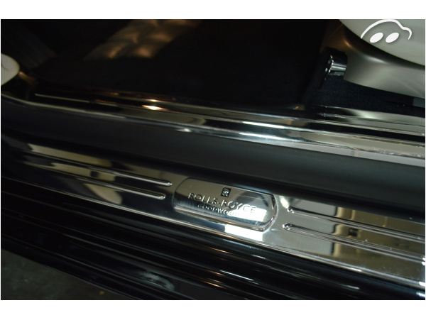 Rolls Royce Corniche GHOST 6.6 V12  11