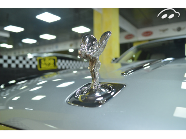 Rolls Royce Corniche GHOST 6.6 V12  7