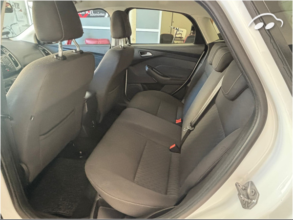 Ford Focus  7