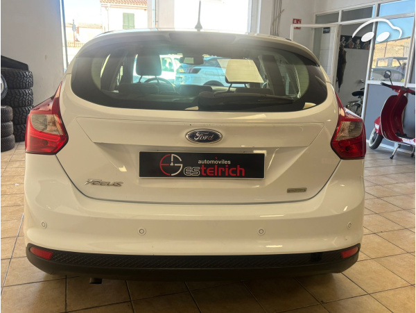 Ford Focus  10