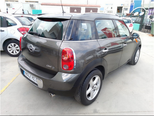 Mini Countryman One D 6