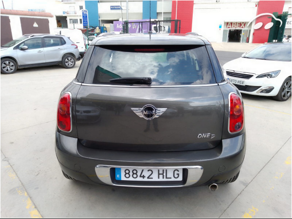 Mini Countryman One D 5