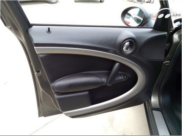 Mini Countryman One D 9