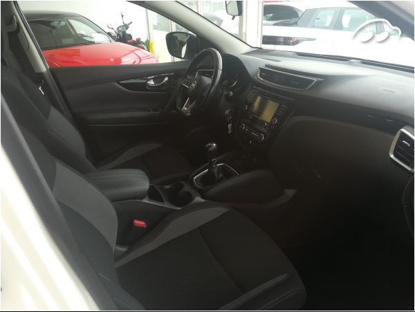 Nissan Qashqai 1.8 5