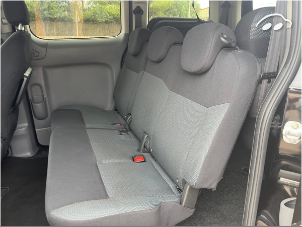 Nissan Nv200  9