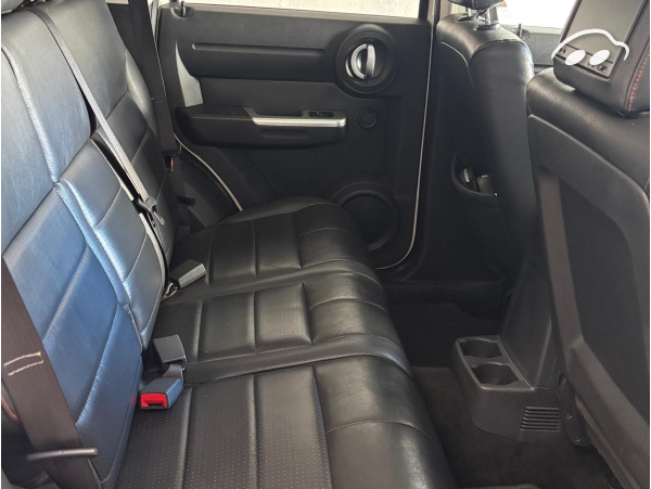 Dodge Nitro  7