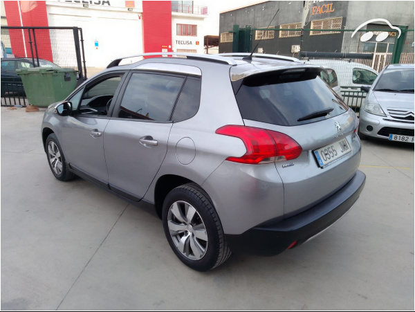 Peugeot 2008 Style 1.6 HDI  4