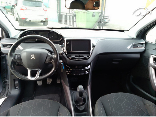 Peugeot 2008 Style 1.6 HDI  7