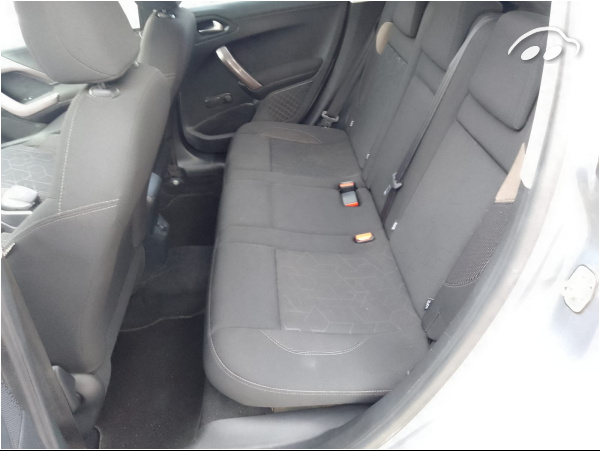 Peugeot 2008 Style 1.6 HDI  10