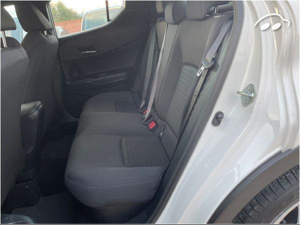 Toyota C-HR ACTIVE  8