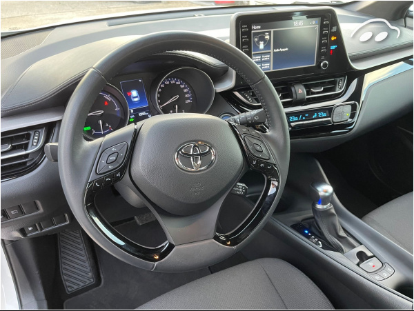 Toyota C-HR ACTIVE  4