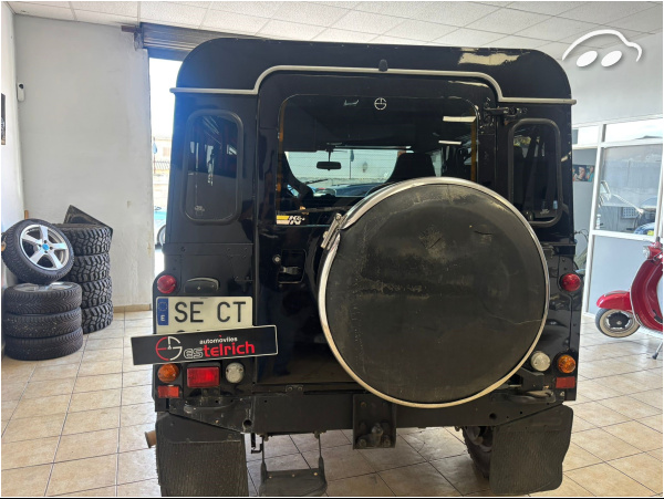 Land Rover Defender  8