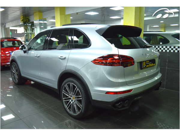 Porsche Cayenne 3.0 D  3