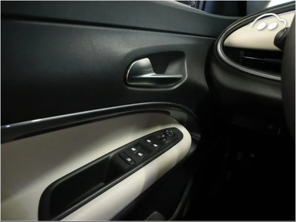 Fiat 600 1.2 MHEV DCT LA PRIMA 100CV 5P 4