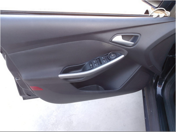 Ford Focus Titanium  8