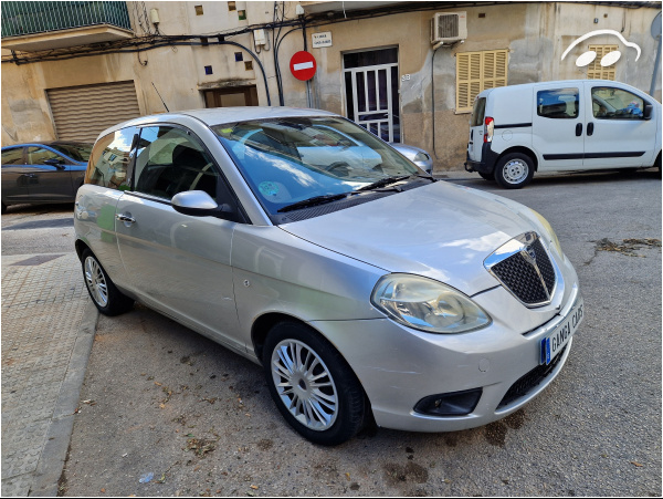 Lancia Ypsilon  4