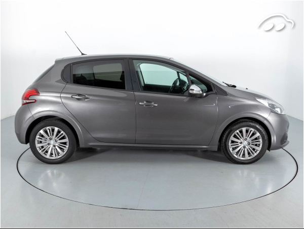 Peugeot 208 STYLE 1.2 G 83CV 4