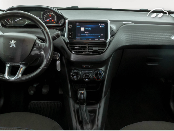 Peugeot 208 STYLE 1.2 G 83CV 12