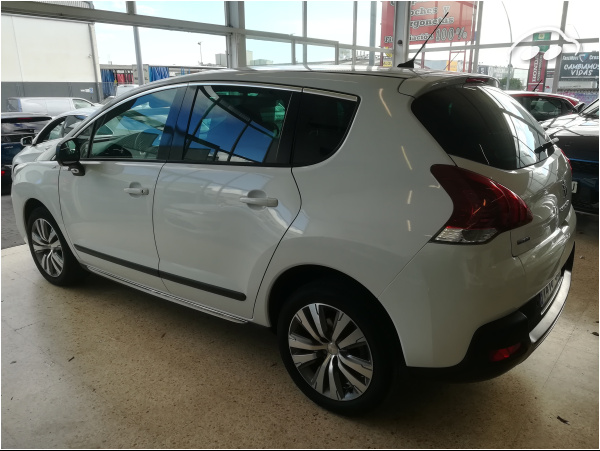 Peugeot 3008 SUV STYLE 2