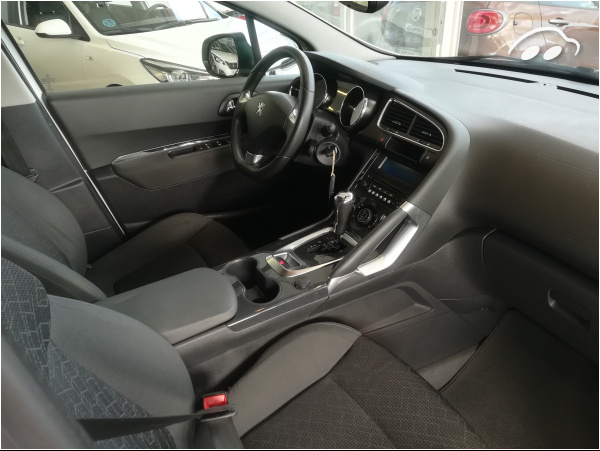 Peugeot 3008 SUV STYLE 5