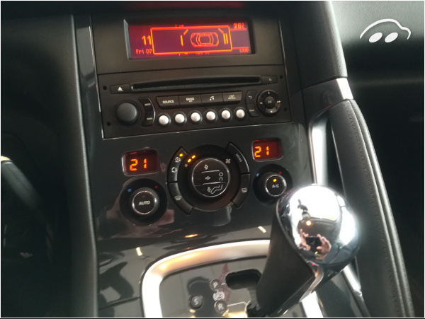 Peugeot 3008 SUV STYLE 9