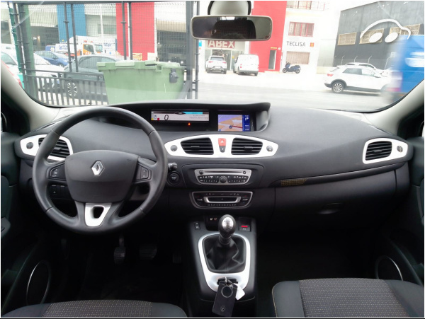 Renault Scénic 1.5 DCI  7