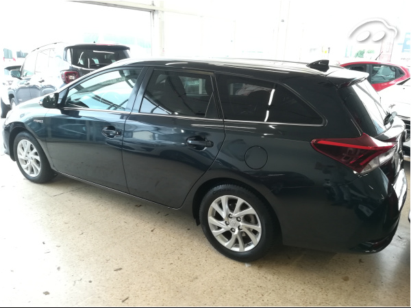 Toyota Auris 1.8 TOURING SPORT SW 3