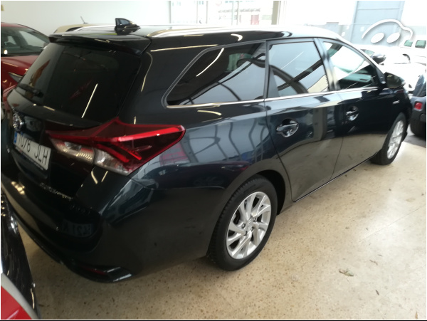 Toyota Auris 1.8 TOURING SPORT SW 4