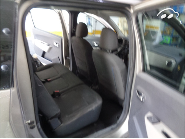 Dacia Lodgy 1.5 DCI 8