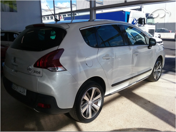 Peugeot 3008 SUV ALLURE 4