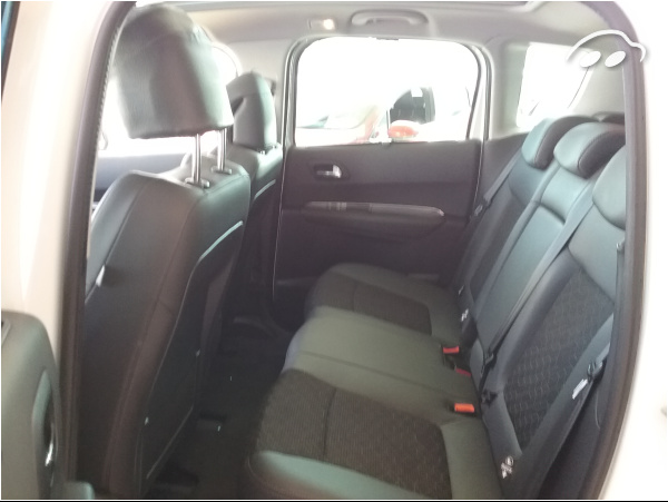 Peugeot 3008 SUV ALLURE 7