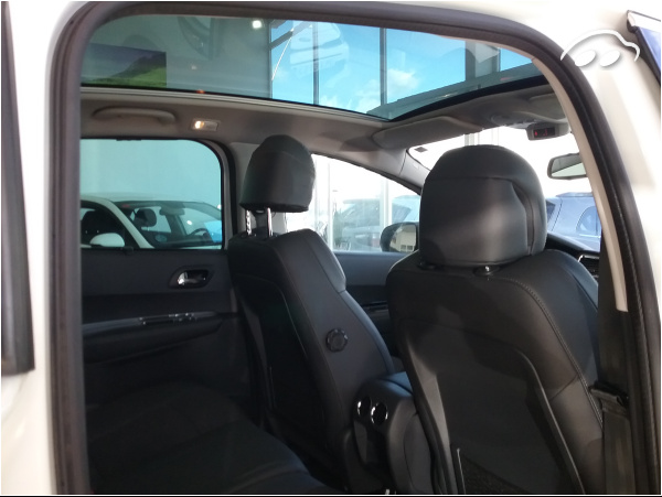 Peugeot 3008 SUV ALLURE 8