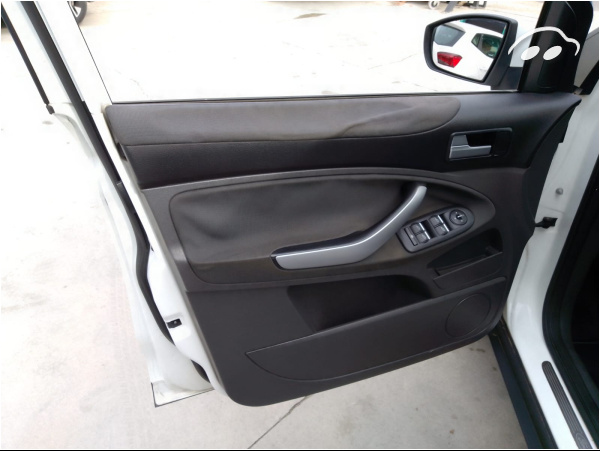 Ford Kuga Titanium 9