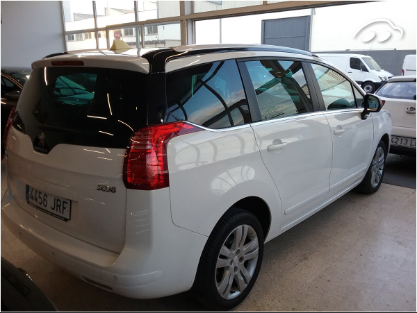 Peugeot 5008 ALLURE 7